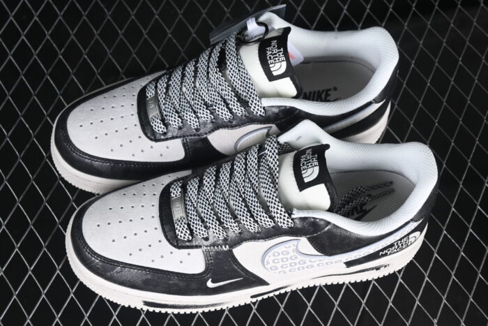 TNF Black&White - immagine 5