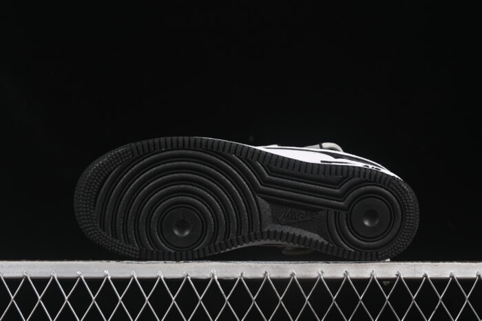 Custom Black&White - immagine 3