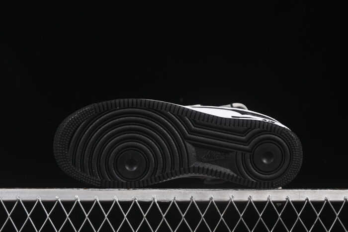Custom Black&White - immagine 3