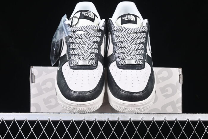TNF Black&White - immagine 6